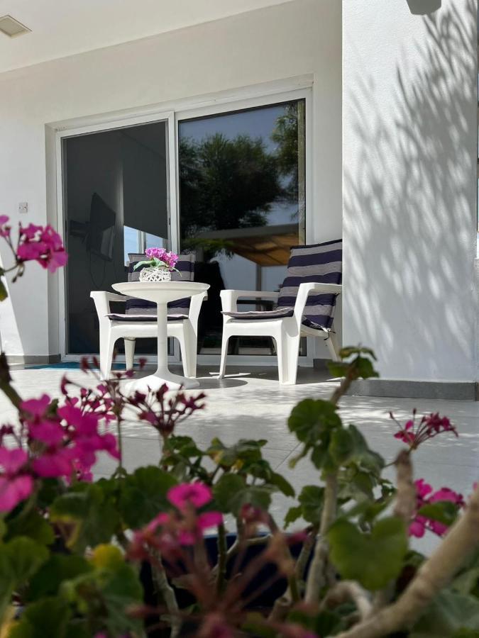 Cozy Beach House Pervolia Exterior foto